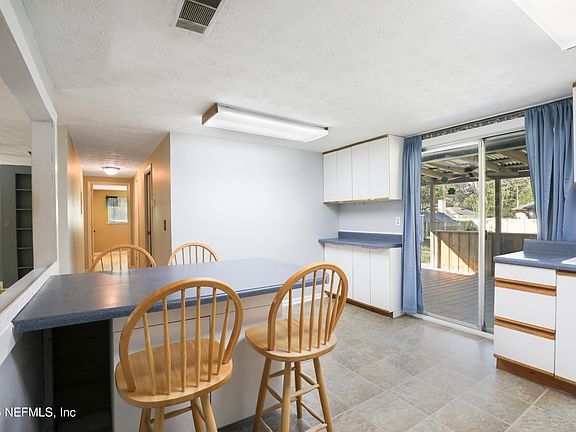 4th image of 12860 LONGVIEW Drive E