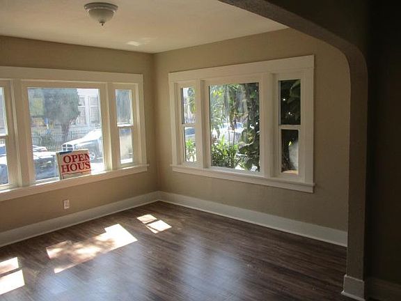 3rd image of 537 Cerritos Ave