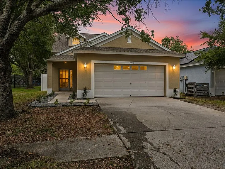10215 Lakeside Vista Dr — Photo 2