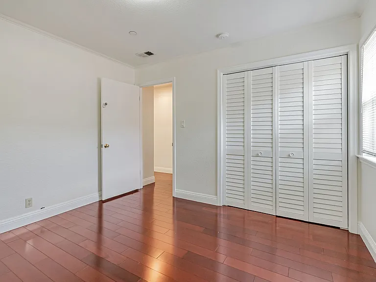 1070 Morningside Dr — Photo 27