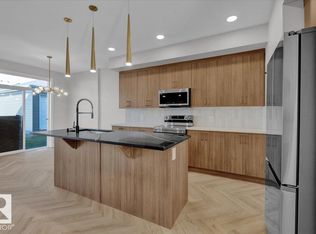 8310 Kiriak Line SW, Edmonton, AB T6W 4V2