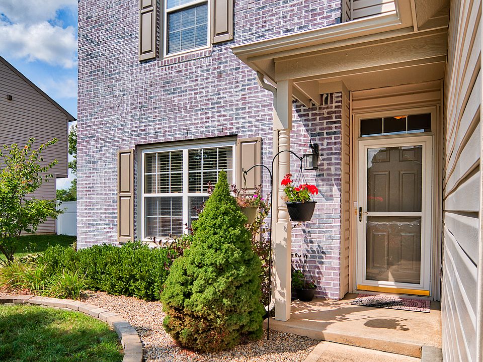 1st image of 888 Heatherwood Dr