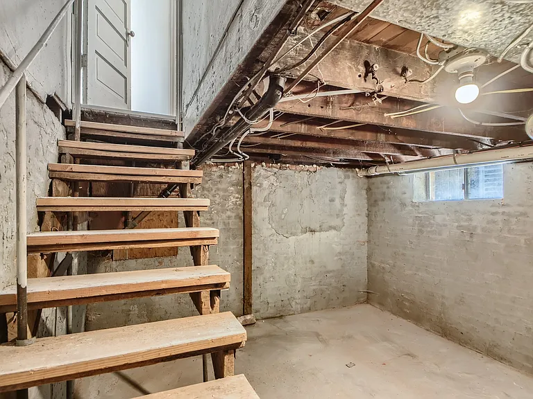 1926 W 37th Ave — Photo 26
