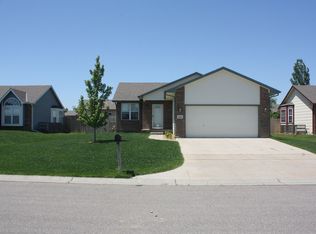 1825 Smithmoor St, Wichita, KS 67207
