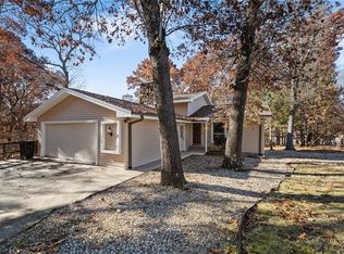 1 Grinstead Ln, Bella Vista, AR 72715