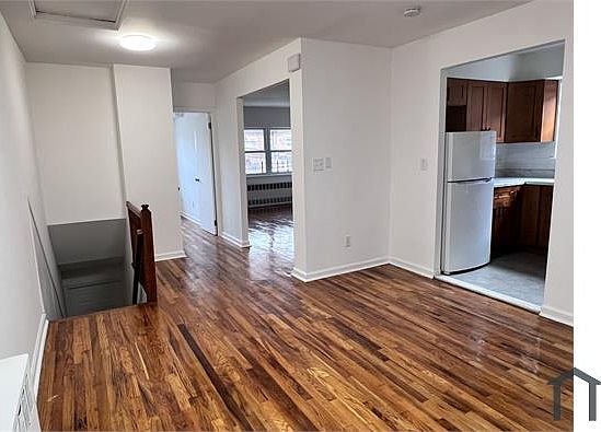 1st image of 2033 Strang Ave Floor 2