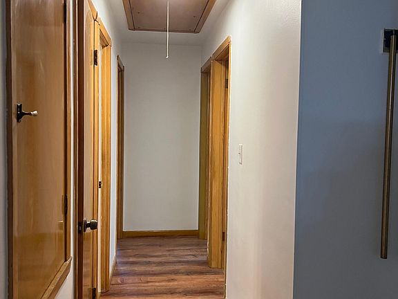 3rd image of 16232 Barriemore Ave