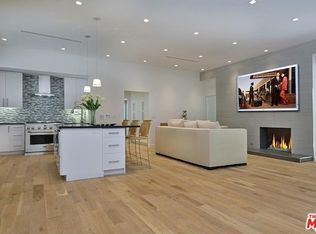 2072 Roscomare Rd, Los Angeles, CA 90077