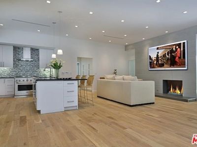 2072 Roscomare Rd, Los Angeles, CA, 90077
