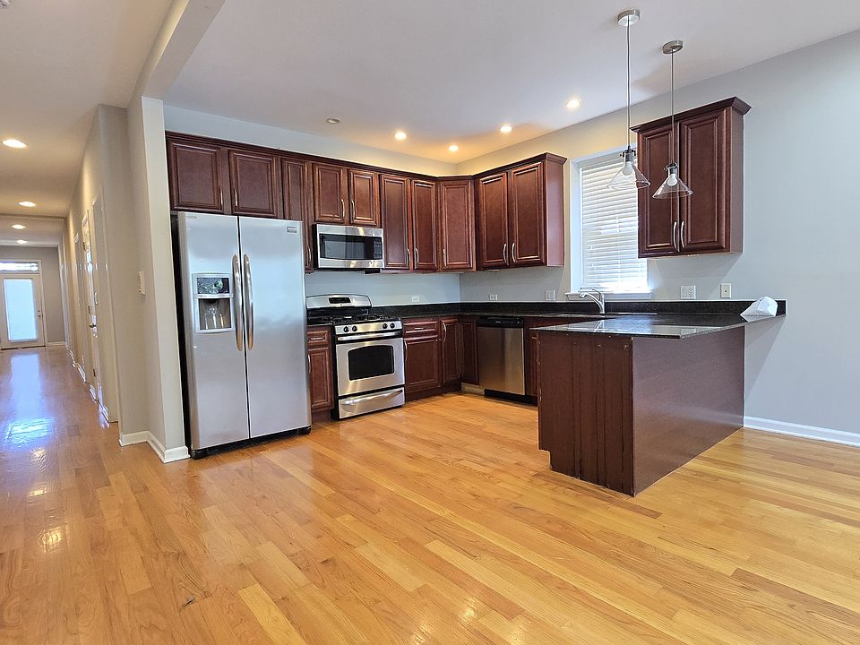 1st image of 3147 W Augusta Blvd APT 1