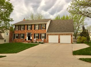 330 S 158th Ave, Omaha, NE 68118