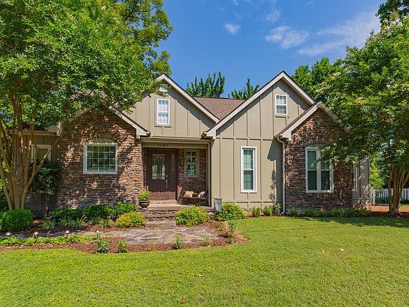 Lush yard and private drive 