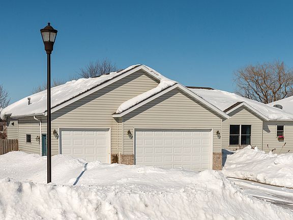 2nd image of 1390 Clover Ln SE