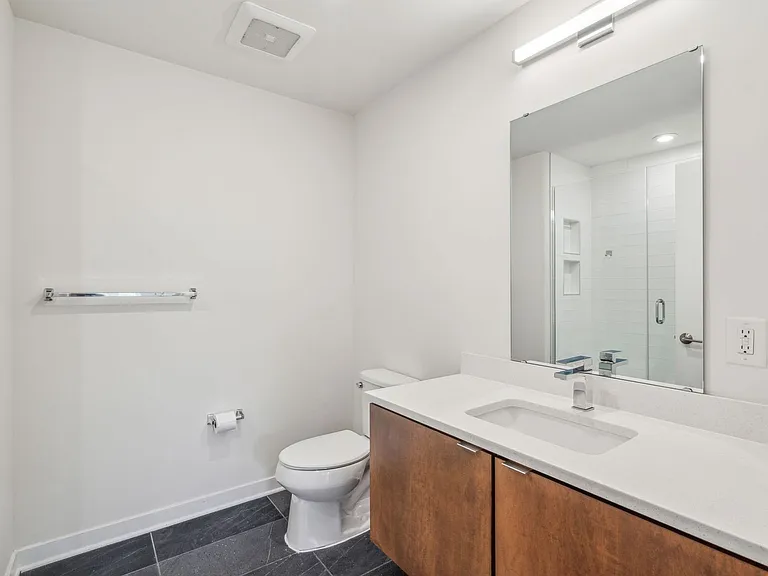 Graduate Pointe — Photo 243