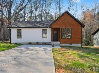 425 W Ballard St, Cherryville, NC 28021