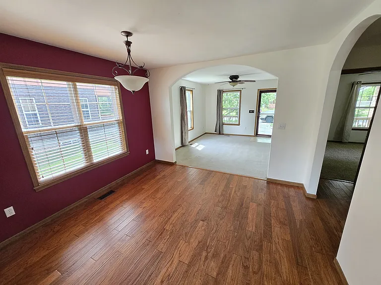 308 E Iowa Ave — Photo 6