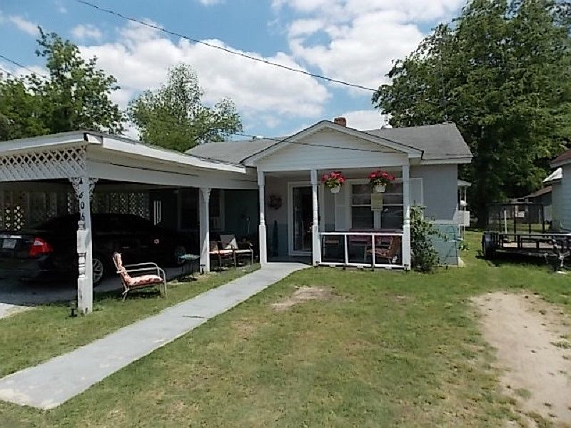 1st image of 606 Lange St