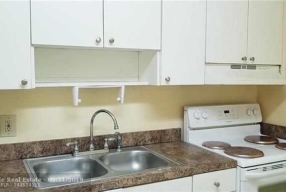2nd image of 2540 SW 53rd Ave