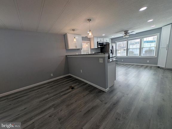 3rd image of 200 Robwood Rd