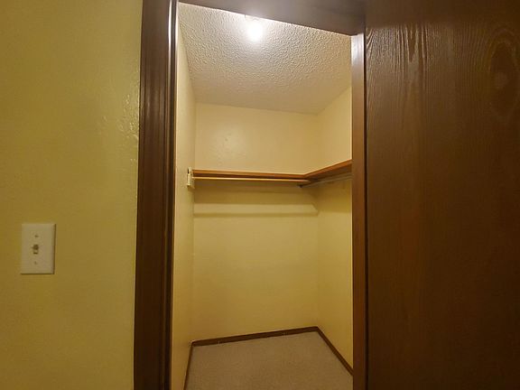 4th image of 911 NE Rogers Ln APT 2