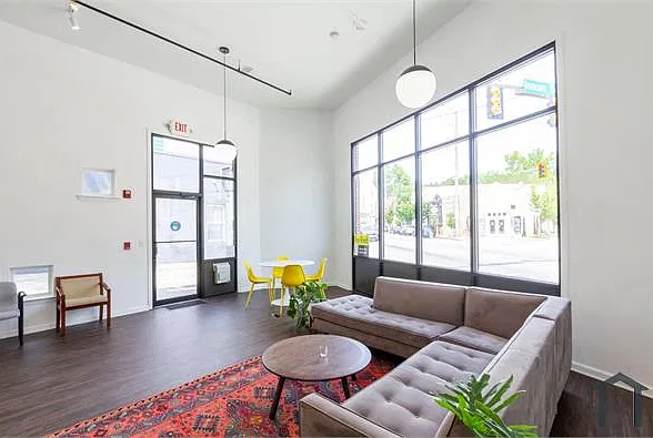 Studio, 800 sqft, $1,400 — Photo 1