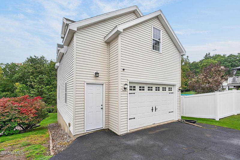 2nd image of 16 Francis Drive
