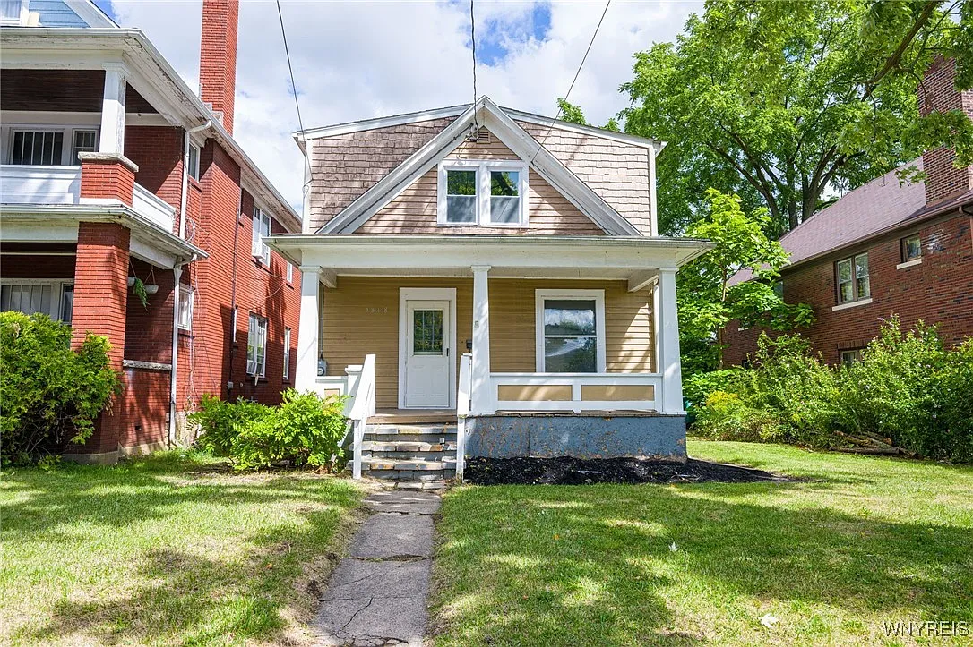 1868 Niagara Ave photo 1