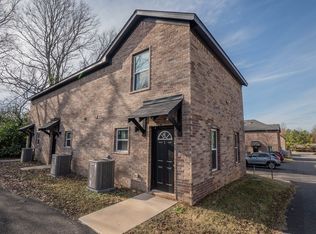 1358 N Porter Rd, Fayetteville, AR 72703