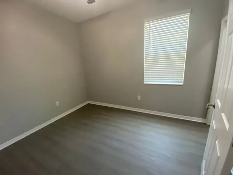 1869 Overcup Ave — Photo 15