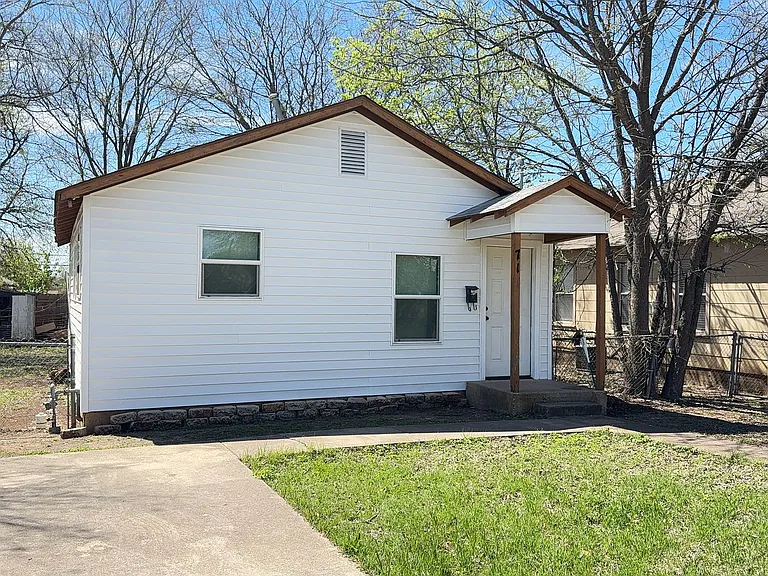 714 McArthur Dr — Photo 6