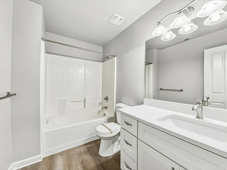 7621 Kodiak Ave NE — Photo 4