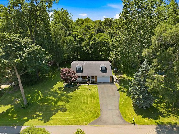 2nd image of 49861 Valley Dr