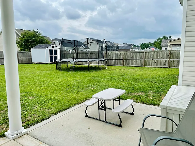 321 Cornhill Rd — Photo 42