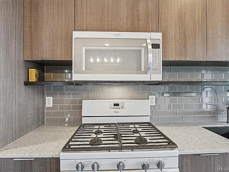 3181 Lawrence St — Photo 8