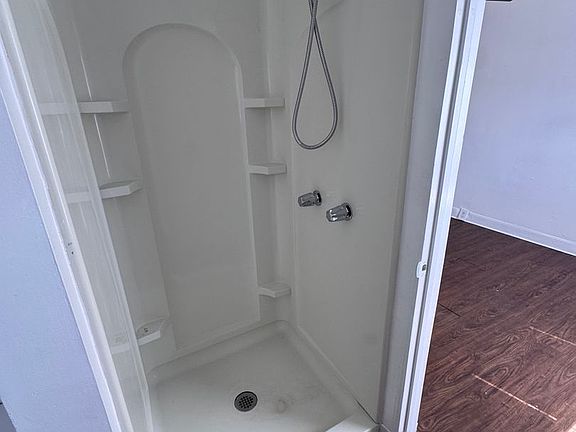 4th image of 6511 Painter Ave #C