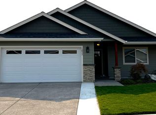 1877 SW Mistybrook Dr, Grants Pass, OR 97527