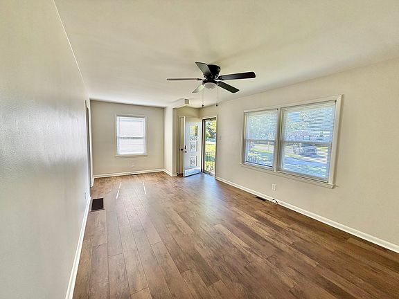5th image of 2400 Millbrook Dr
