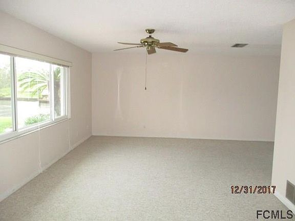 3rd image of 28 Cloverdale Ct S