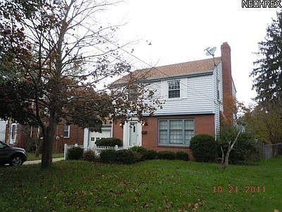 1st image of 220 Wychwood Ln