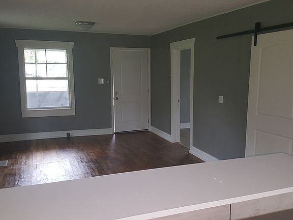 5th image of 4501 E 43rd St