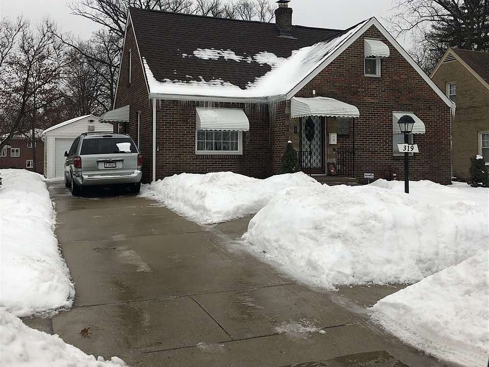 1st image of 319 Oak Knolls Ave