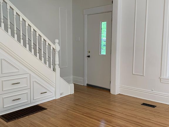 4th image of 3324 Harriet Ave