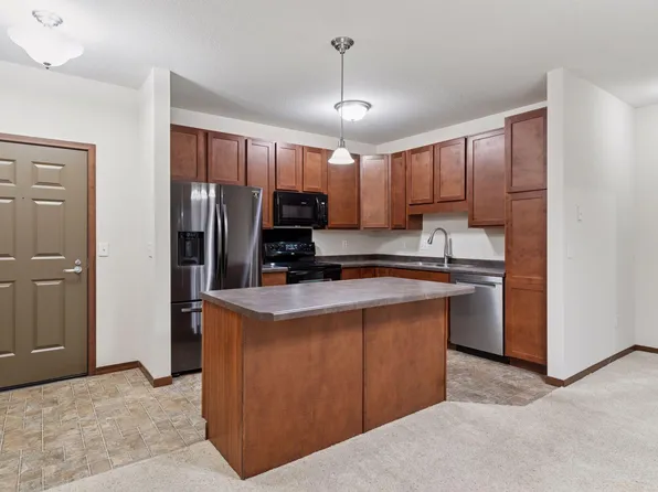 5445 Boone Ave N APT 201, New Hope, MN 55428