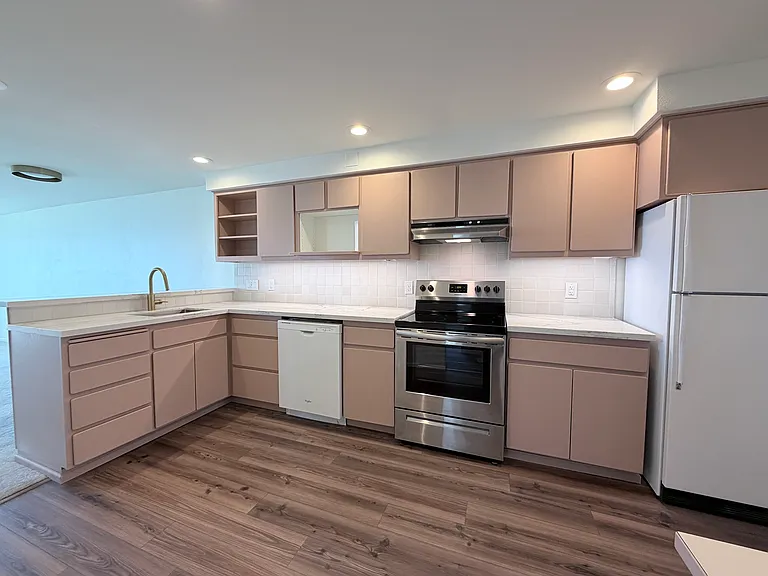 2210 Grand Ave #3 — Photo 5