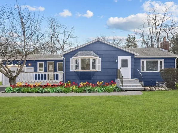 90 Oakland St, Medway, MA 02053