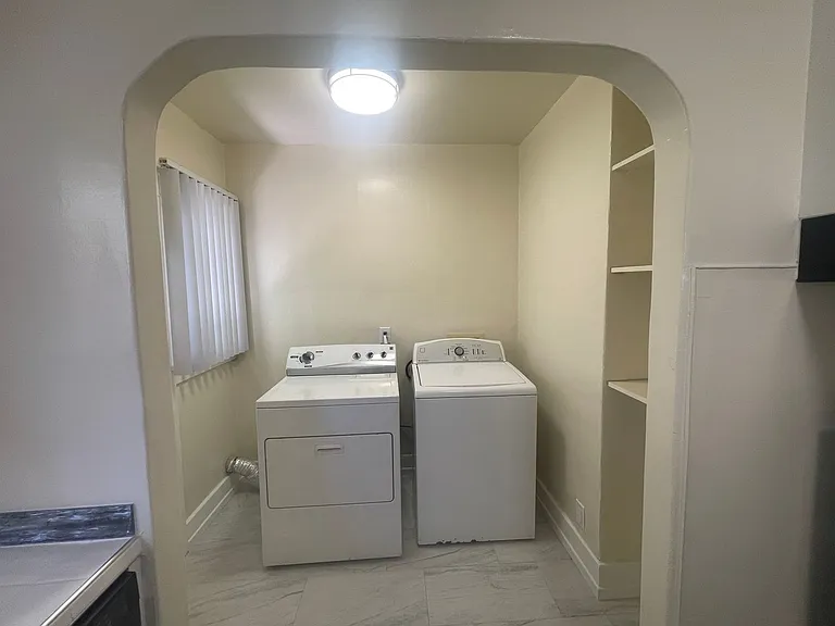 204-206 N. Cedar St. — Photo 13