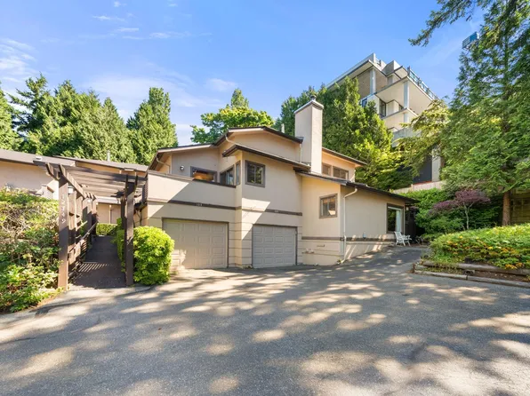 12749 16th Ave #104, Surrey, BC V4A 1N2