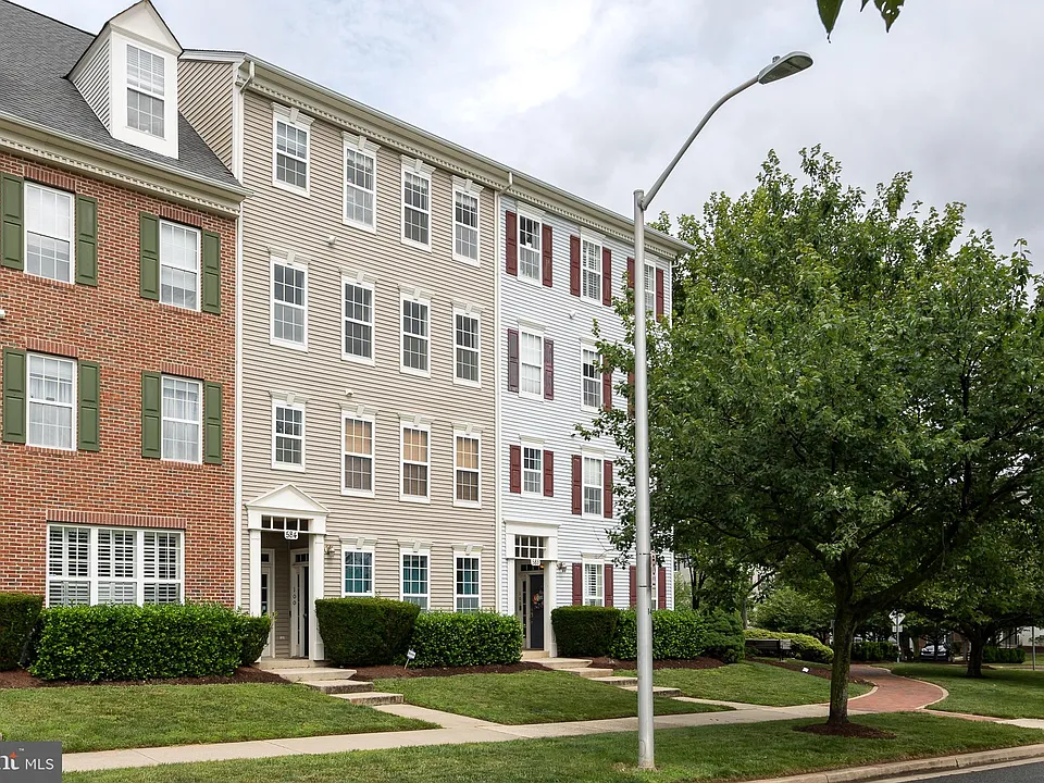 584 Orchard Ridge Dr #200