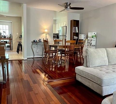 5th image of 1317 Templeton Pl
