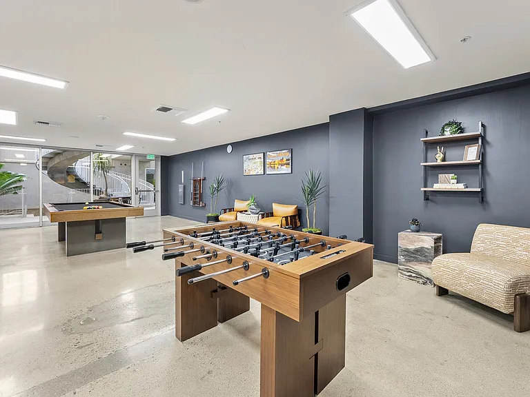 Edison Long Beach — Photo 19